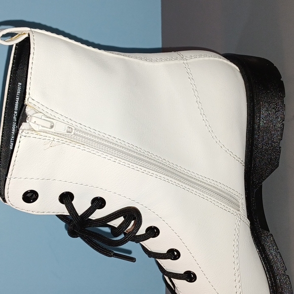 NEW Time and Tru White Lug Boots - Picture 8 of 11